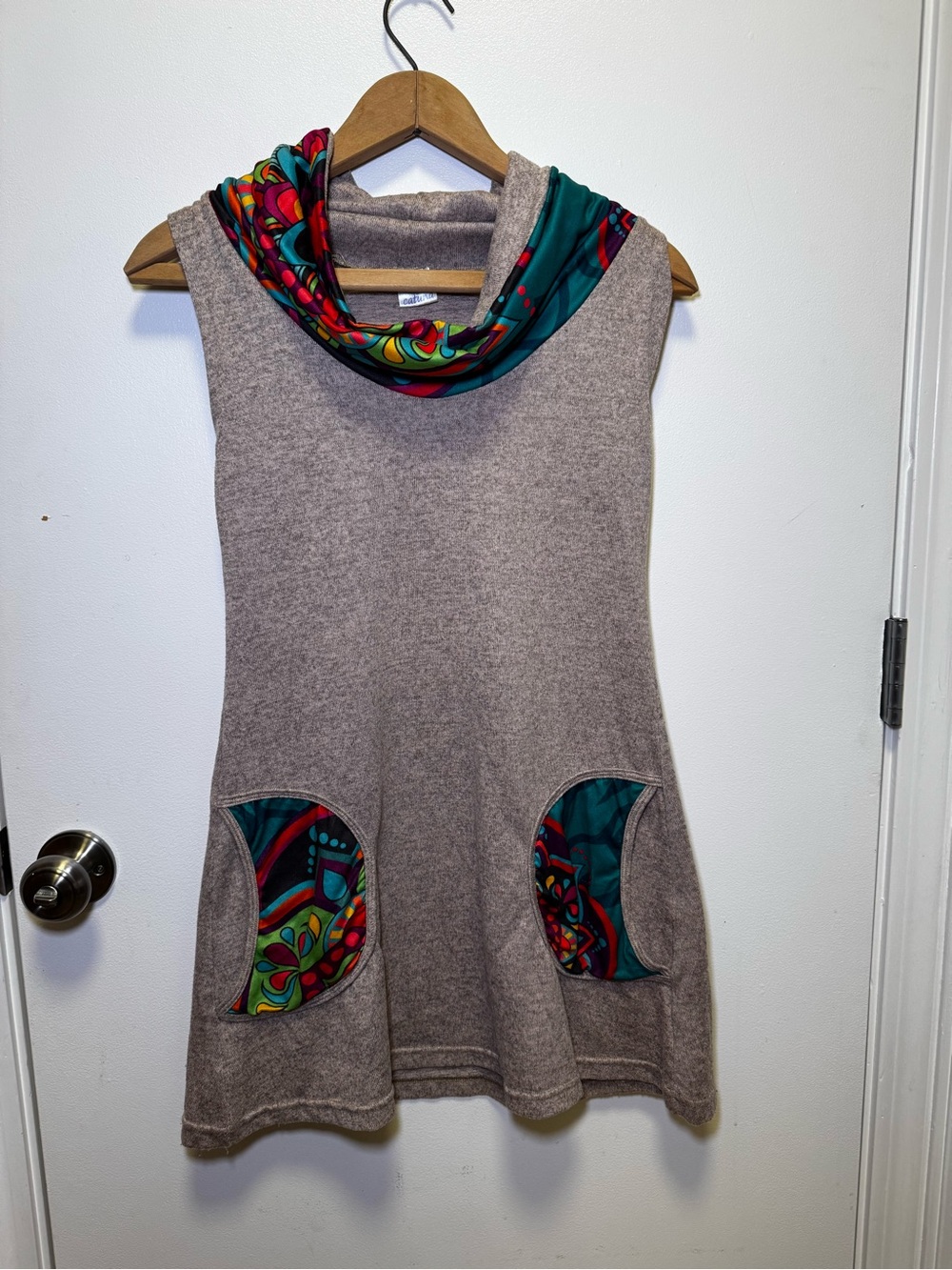 Catuna Ropa Creativa Argentina Sleeveless Taupe Mini Dress |Teal Printed Trim